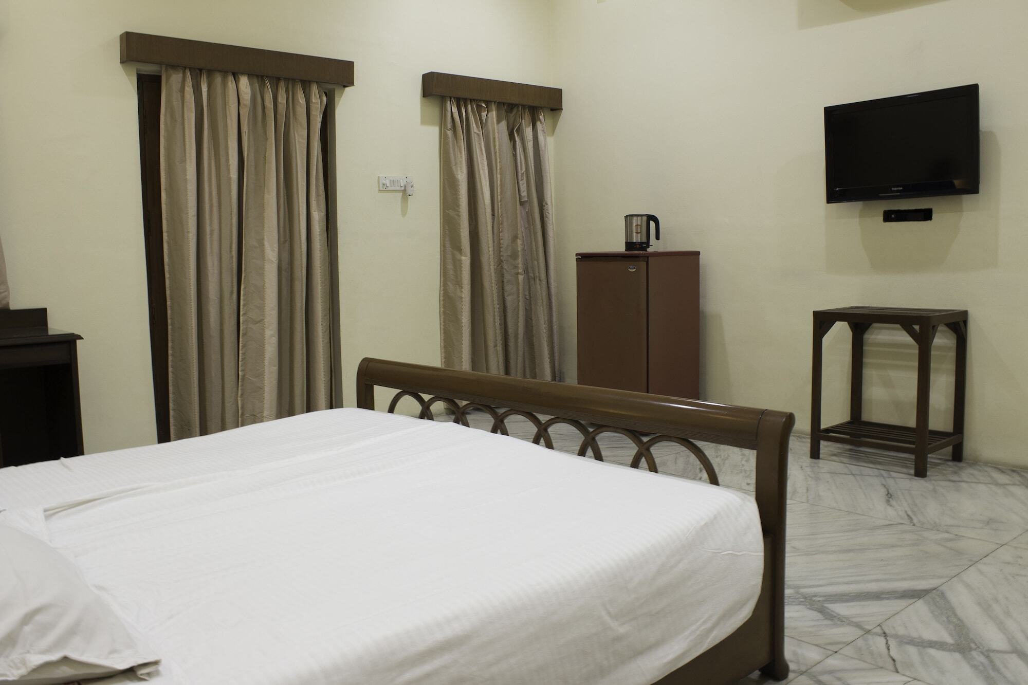 Turf Club House Hotel Пюн Екстериор снимка