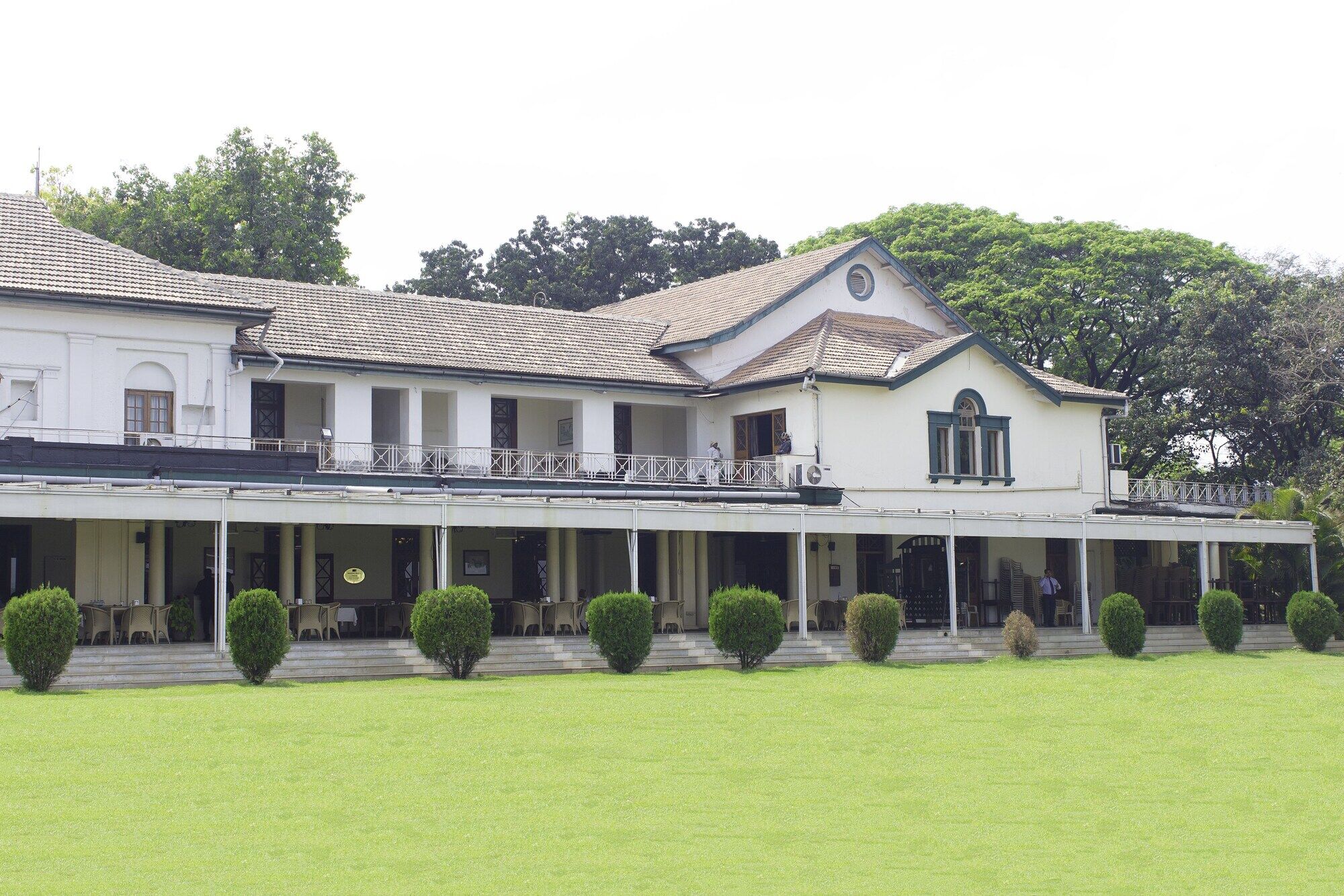 Turf Club House Hotel Пюн Екстериор снимка